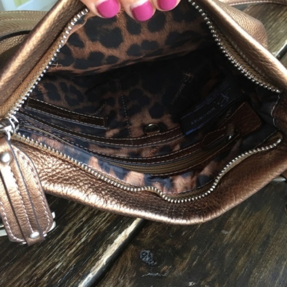 B. Makowsky Crossbody Bag Bronze Leather - Picture 8 of 11